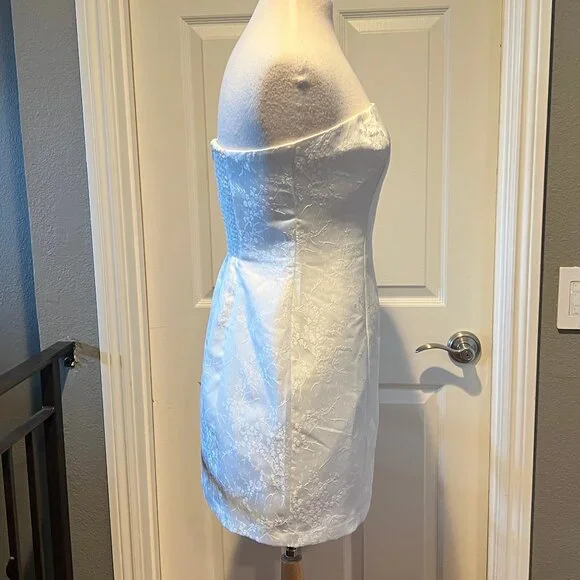 REFORMATION Gabby Floral Jacquard Minidress (new w/ flaw) Sz. 8 - Picture 7 of 9